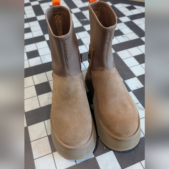 Ugg Classic Dipper Boots Chestnut Size 8 READ DESCRIPTION - Picture 2 of 8